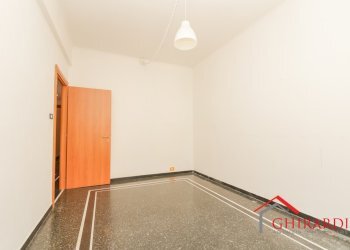 4.3 CAMERA 1.jpg - Appartamento VIA MOLFINO 7, Genova (zona Sestri Ponente) - foto 14