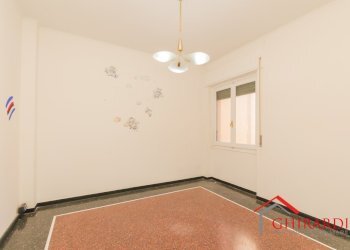 5.0 CAMERA 1.jpg - Appartamento VIA MOLFINO 7, Genova (zona Sestri Ponente) - foto 15