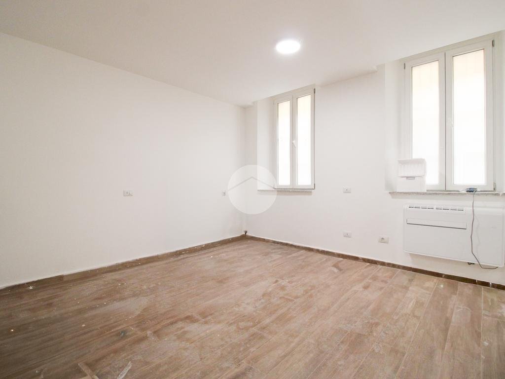 Two-room apartment Via Achille Grandi, Cormano - photo 1