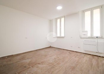Two-room apartment Via Achille Grandi, Cormano - photo 1