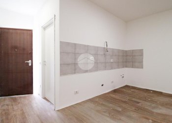 Two-room apartment Via Achille Grandi, Cormano - photo 7