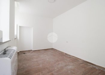 Two-room apartment Via Achille Grandi, Cormano - photo 8