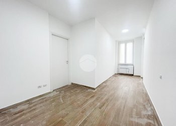 Three-room apartment Via Achille Grandi, Cormano - photo 8