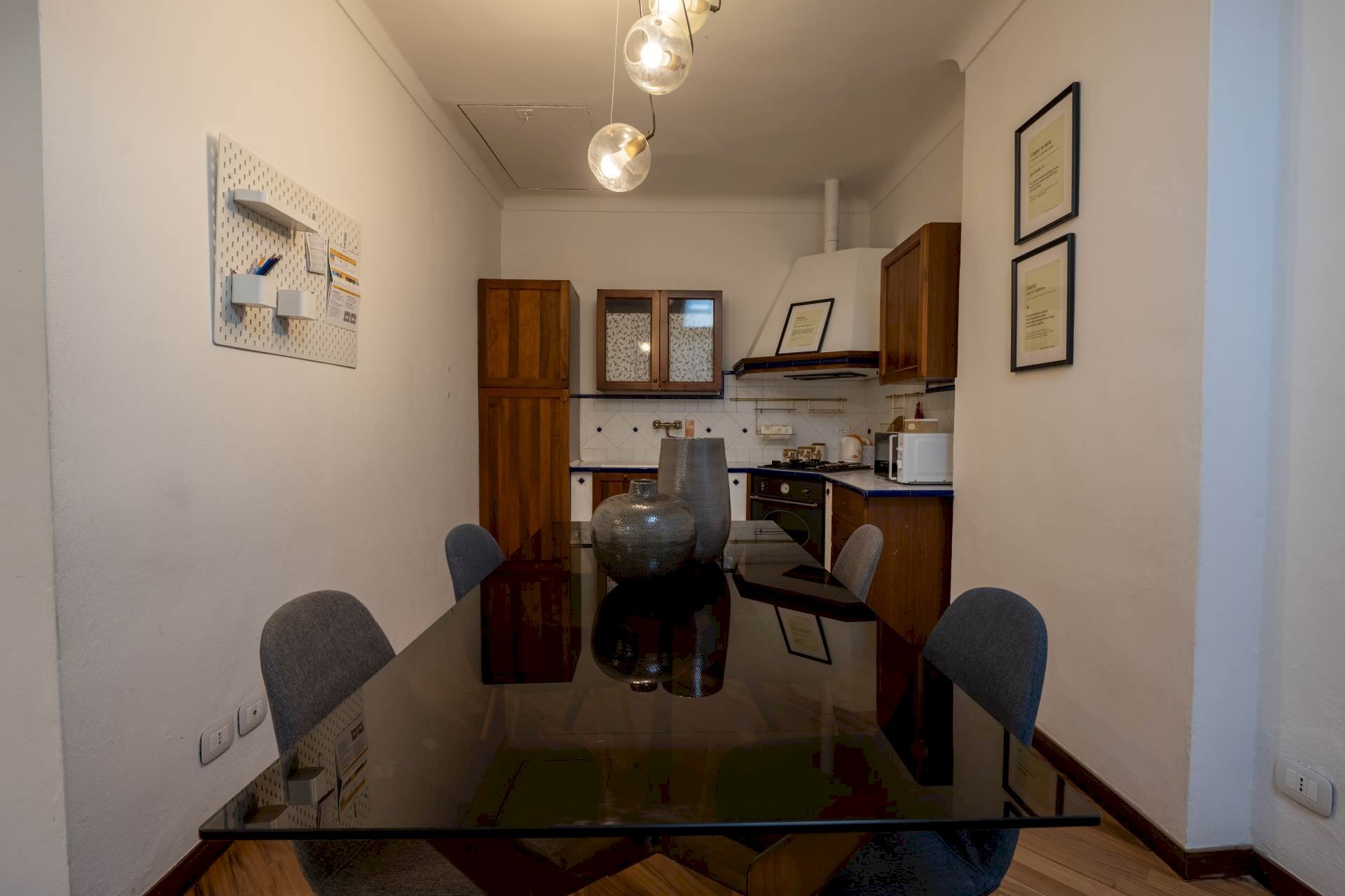 Trilocale Viale Vittorio Emanuele 9, Modena (zona Circoscrizione 1) - foto 2