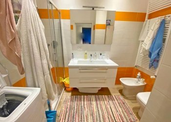 Bagno - Quadrilocale viale degli Angeli, 30, Cuneo (zona Centro) - foto 11