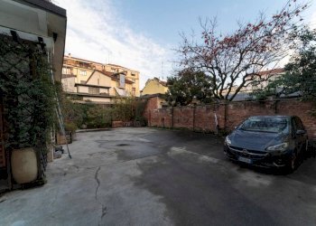 Cortile interno - Bilocale corso Tortona, 42, Torino (zona Vanchiglietta) - foto 4