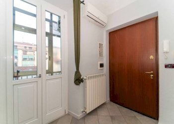 Ingresso - Bilocale corso Tortona, 42, Torino (zona Vanchiglietta) - foto 7