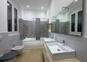 Bagno - Quadrilocale via Leonardo Montaldo, 11A, Genova (zona Marassi) - foto 7