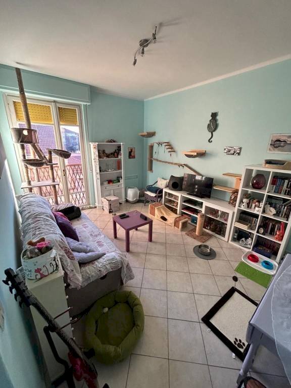 Camera da letto - Trilocale via Agordat, 18, Vercelli - foto 3