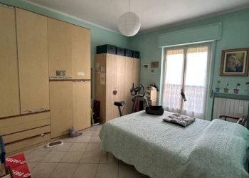 Camera da letto - Trilocale via Agordat, 18, Vercelli - foto 13