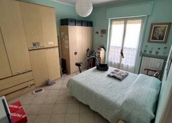 Camera da letto - Trilocale via Agordat, 18, Vercelli - foto 14