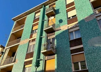 Facciata - Trilocale via Agordat, 18, Vercelli - foto 1