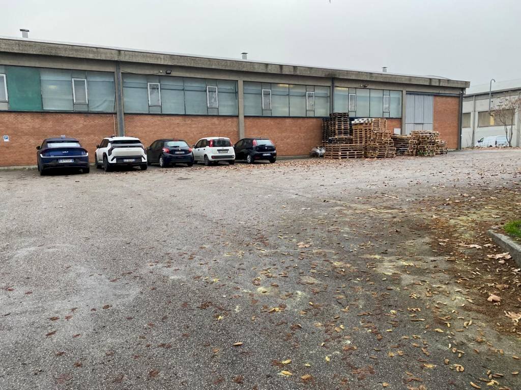 Interno non residenziale - Shed via 1 Maggio, Granarolo dell'Emilia - photo 2