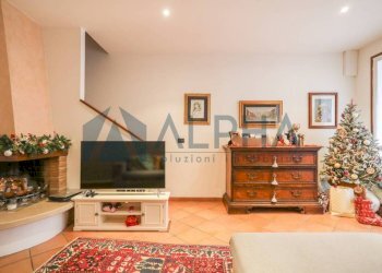 Salone - Casa indipendente piazzale Roberto Ruffilli, Roncofreddo - foto 5