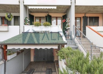 Facciata - Casa indipendente piazzale Roberto Ruffilli, Roncofreddo - foto 28