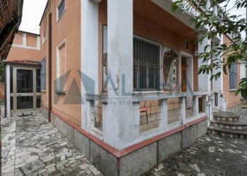 Facciata - Villa via Marano, Forlì - foto 3