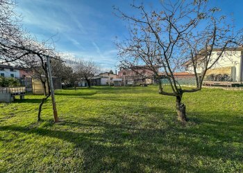 GIARDINO - Villa VIA BATTISTI 40, Chiopris-Viscone - foto 7