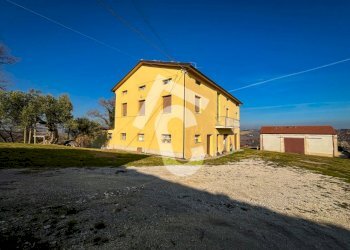 8590FDE6-1C1F-46BD-B2EC-CD73F1C62000.jpeg - Casale Staffolo - foto 3