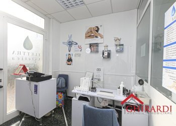 2.1 RECEPTION.jpg - Centro Estetico - Solarium - Benessere VIA G. CALDESI  43R, Genova (zona Sestri Ponente) - foto 4