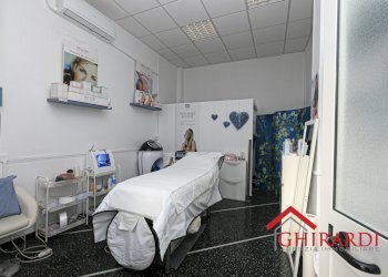 3.0 LOCALE 1.jpg - Centro Estetico - Solarium - Benessere VIA G. CALDESI  43R, Genova (zona Sestri Ponente) - foto 7