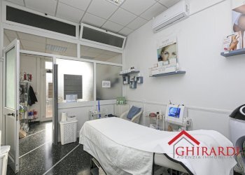 3.3 LOCALE 1.jpg - Centro Estetico - Solarium - Benessere VIA G. CALDESI  43R, Genova (zona Sestri Ponente) - foto 10