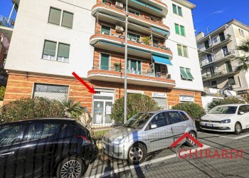 6.1 EDIFICIO.jpg - Centro Estetico - Solarium - Benessere VIA G. CALDESI  43R, Genova (zona Sestri Ponente) - foto 16