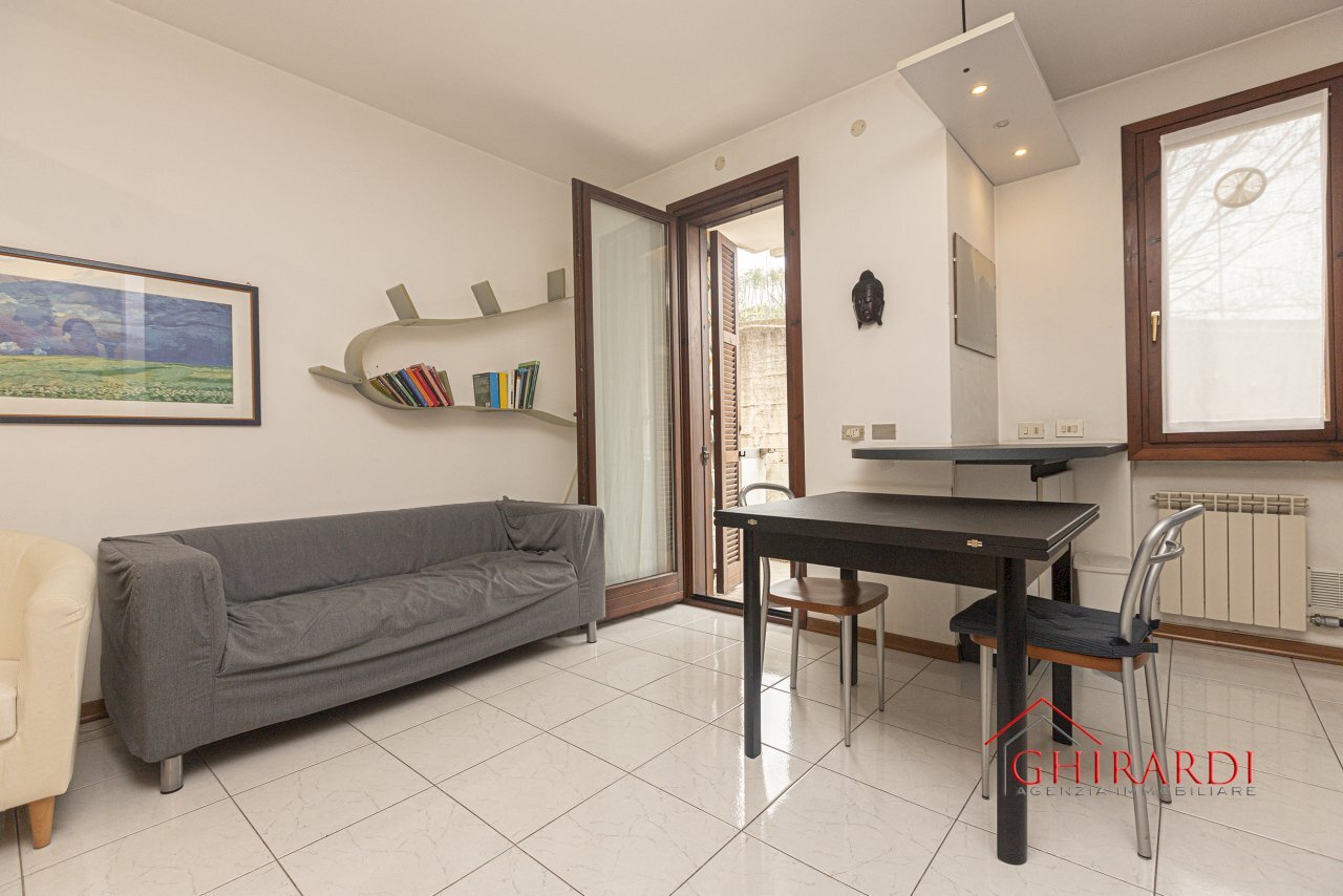 2.1 soggiorno.jpg - Quadrilocale VIALE VILLA GAVOTTI 43, Genova (zona Sestri Ponente) - foto 2