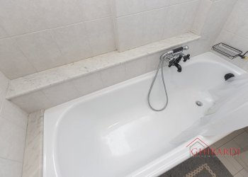 5.1 bagno.jpg - Four-room apartment VIALE VILLA GAVOTTI  43, Genova (neighborhood Sestri Ponente) - photo 17