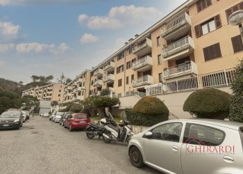 9.0 edificio.jpg - Four-room apartment VIALE VILLA GAVOTTI  43, Genova (neighborhood Sestri Ponente) - photo 26