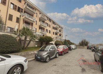 9.2 edificio.jpg - Four-room apartment VIALE VILLA GAVOTTI  43, Genova (neighborhood Sestri Ponente) - photo 27