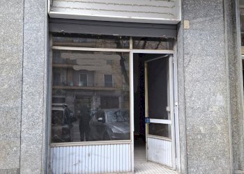 20251110_142915.jpg - Locale Commerciale Torino (zona Vanchiglietta) - foto 2