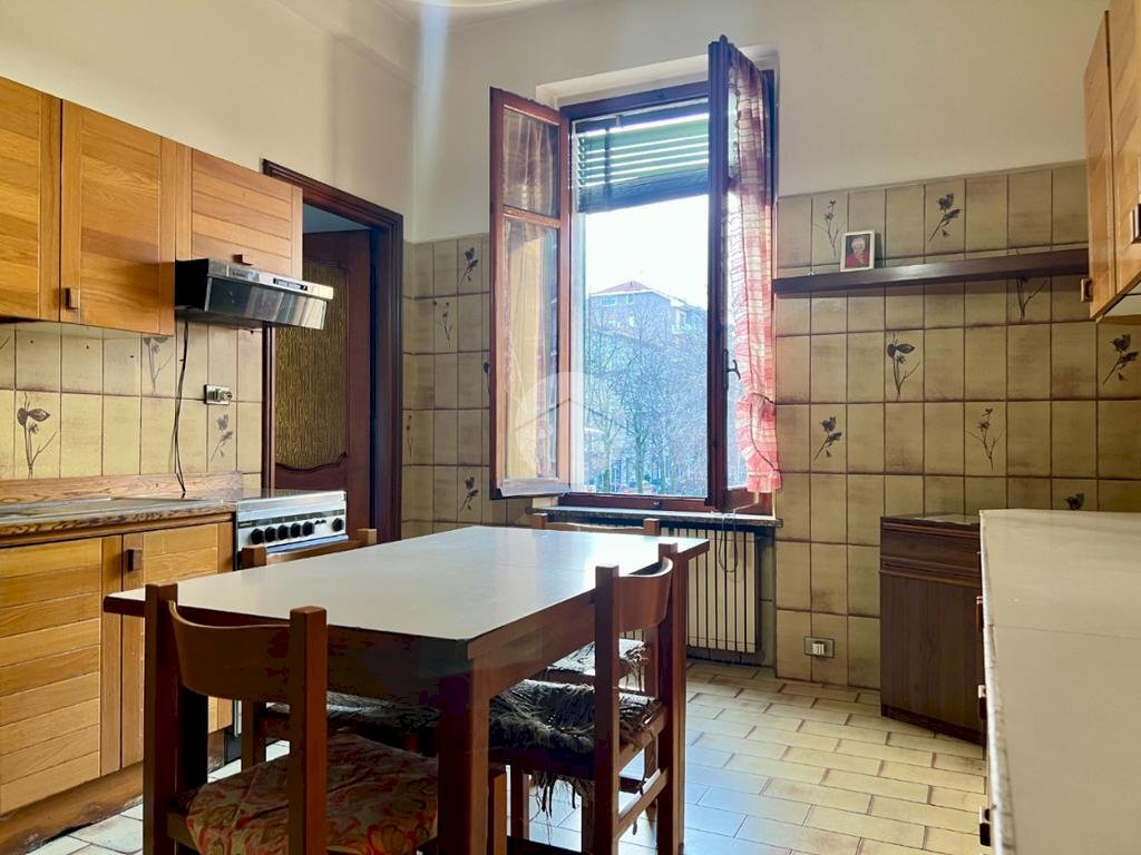 Quadrilocale Viale Emilio Buridani, Venaria Reale - foto 2