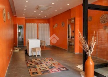 Shop Via San Vittore, Verbania - photo 2