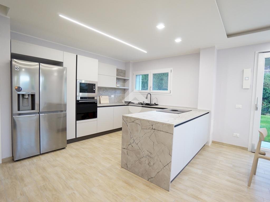 Three-room apartment Via Fratelli Cervi, Castelnuovo Rangone - photo 3