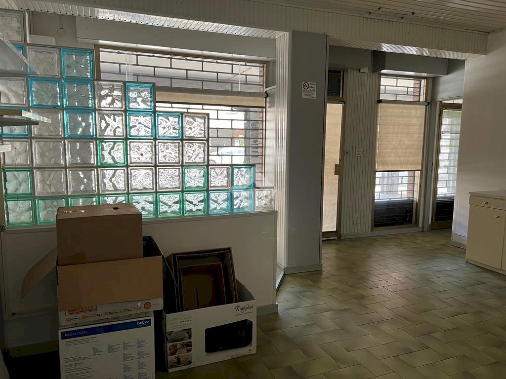 Negozio Negozio/ufficio via Isabella Andreini, Bologna (zona San Donato) - foto 3