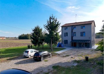 Casa indipendente Modena (zona Circoscrizione 1) - foto 36