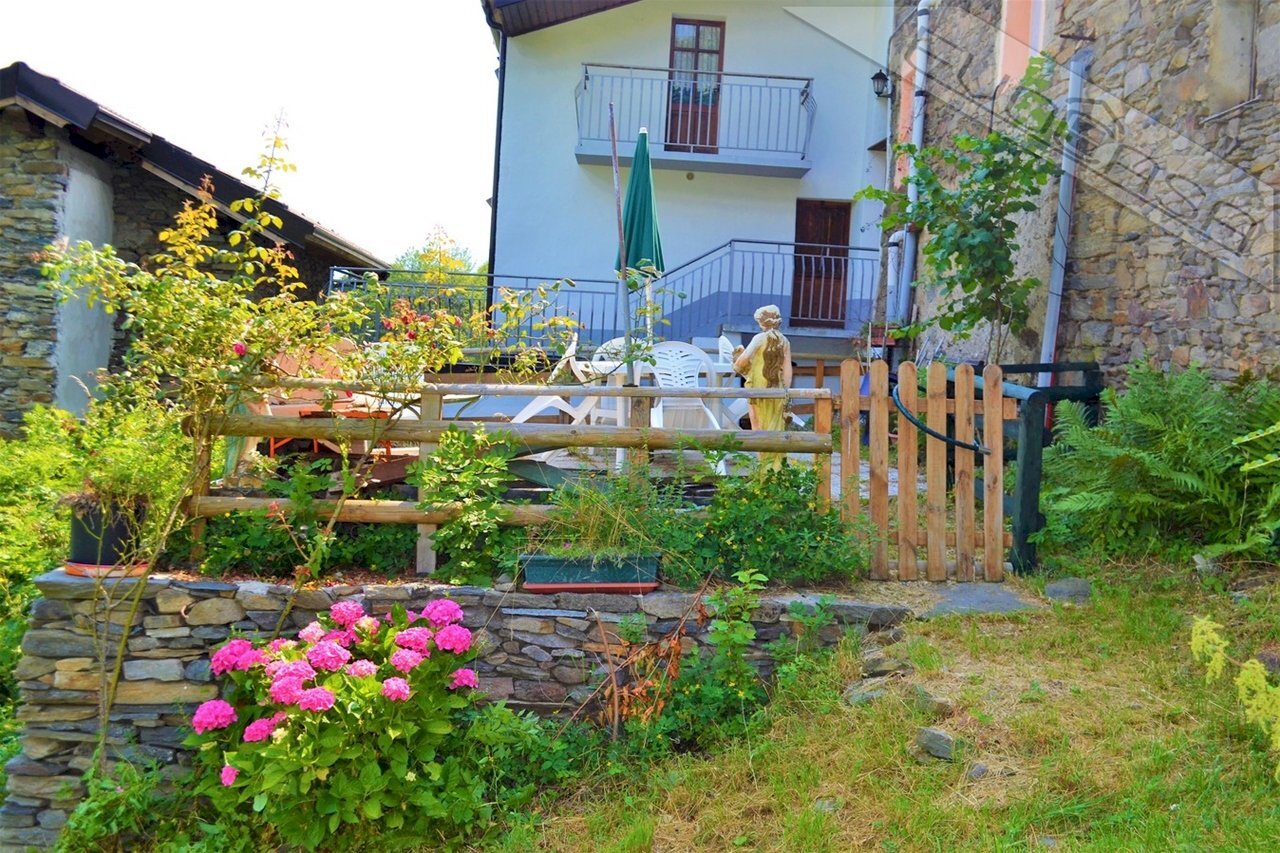 Portion of a house borgata blegieri , Pomaretto - photo 1