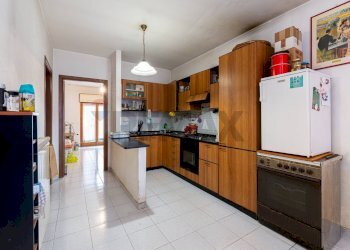 Cucina - Villa Bifamiliare Via Della Verbena
 
17, Roma - foto 3