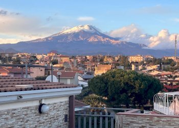 Vista delle montagne - Attico Via Brigadiere Salvatore Di Stefano
 
6/A, Catania - foto 4