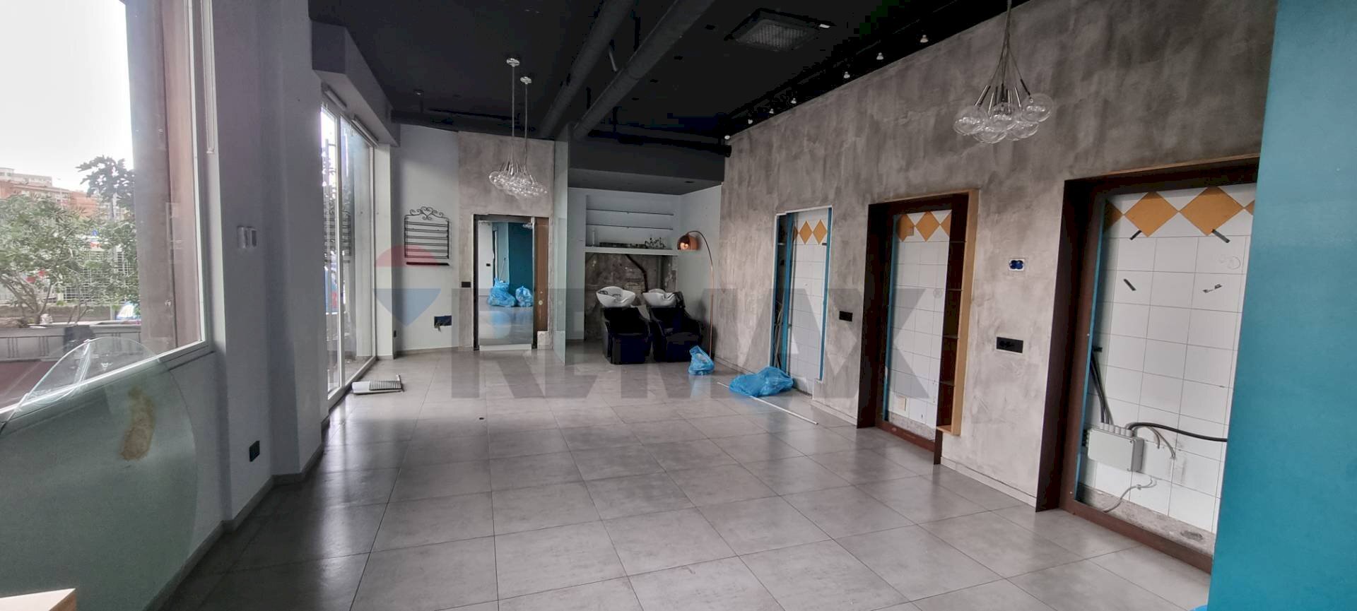 Ricezione / Lobby - Locale Commerciale CORSO ITALIA
 
70, Paterno - foto 1