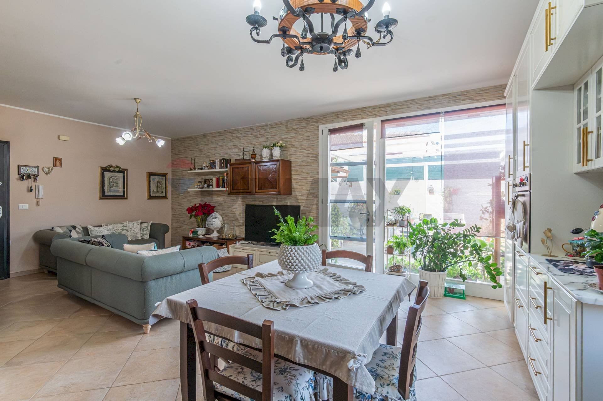 Sala da pranzo - Quadrilocale Via Enna
 
18/A, Melilli - foto 2