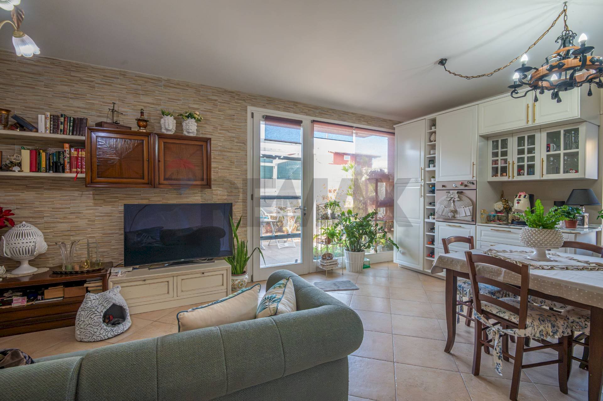 Sala da pranzo - Quadrilocale Via Enna
 
18/A, Melilli - foto 1