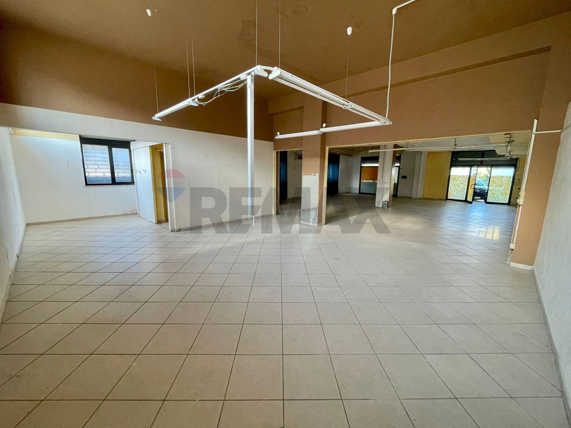 Stanza vuota - Locale Commerciale C/DA RALLA via nazionale, Corigliano-Rossano - foto 2