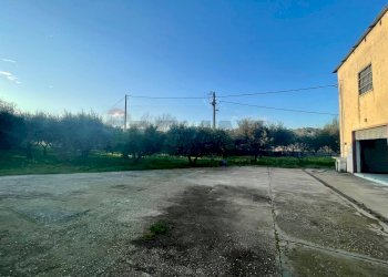 Terrazza - Locale Commerciale C/DA COLUCCI
106, San Giorgio Albanese - foto 9