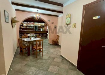 Sala da pranzo - Locale Commerciale CONTRADA GIANNONE
 
20, Corigliano-Rossano - foto 1