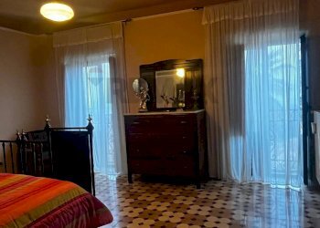 Camera / camera da letto - Casa indipendente via San Bernardino
 
2, Corigliano-Rossano - foto 24