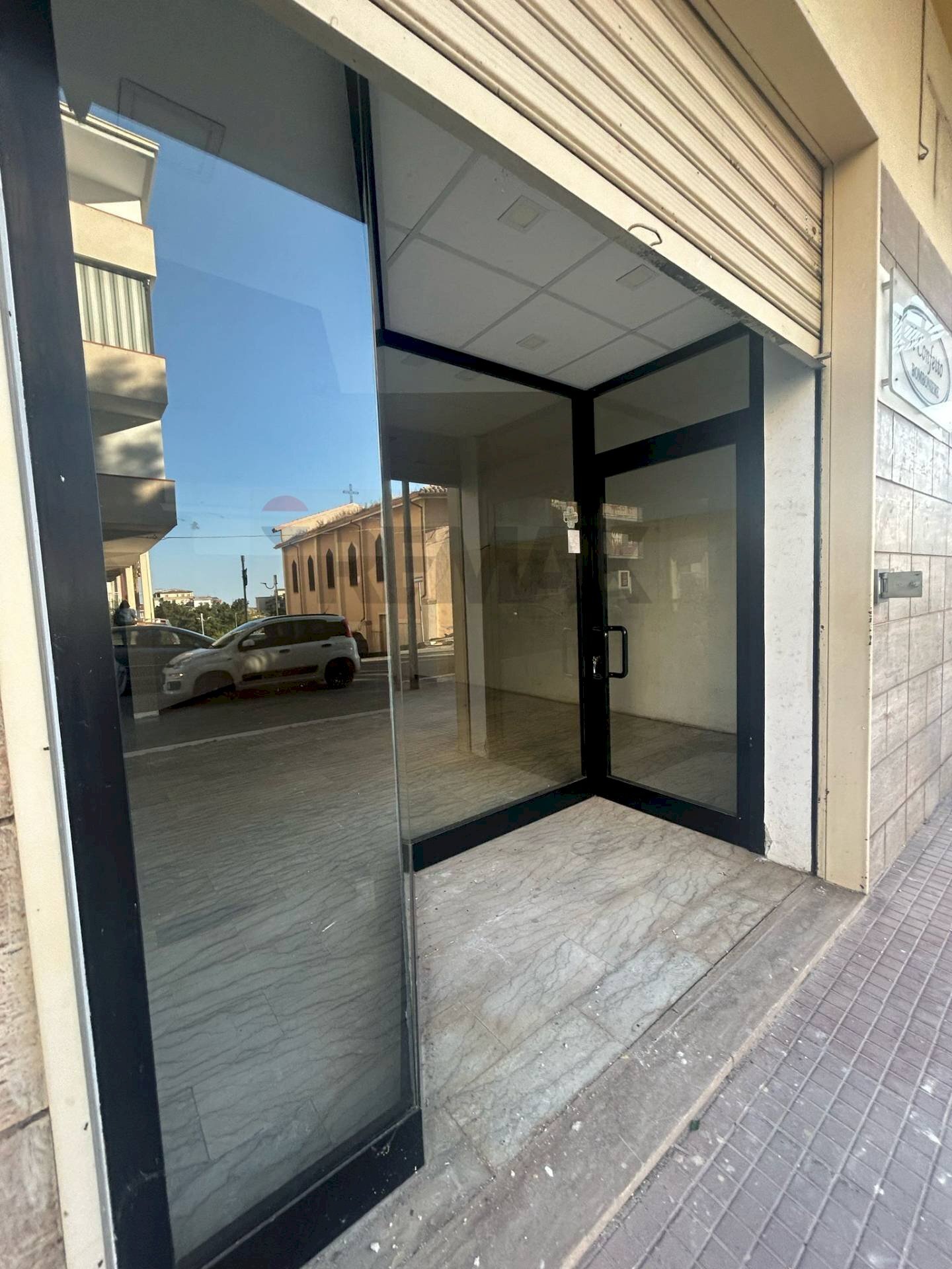 Terrazza - Locale Commerciale Via Fontanelle
 
73, Corigliano-Rossano - foto 1