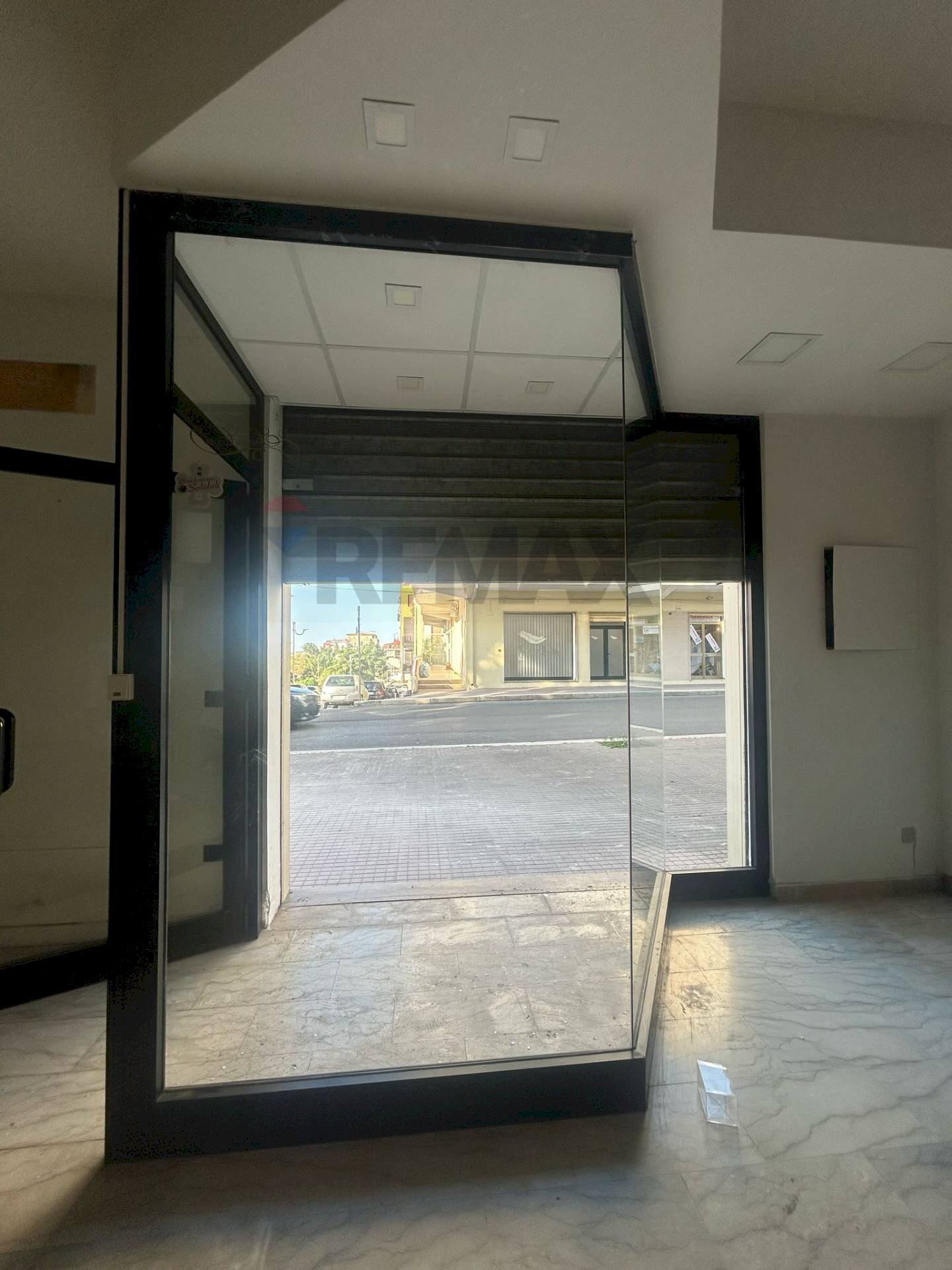 Edificio all\'aperto - Locale Commerciale Via Fontanelle
 
73, Corigliano-Rossano - foto 2