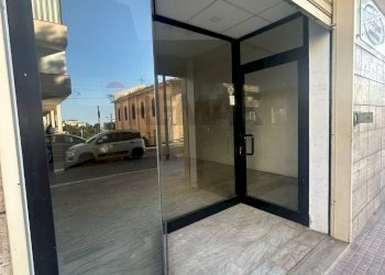 Terrazza - Locale Commerciale Via Fontanelle
 
73, Corigliano-Rossano - foto 1