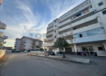 Edificio all\'aperto - Bilocale viale Salerno
 
SN, Corigliano-Rossano - foto 1
